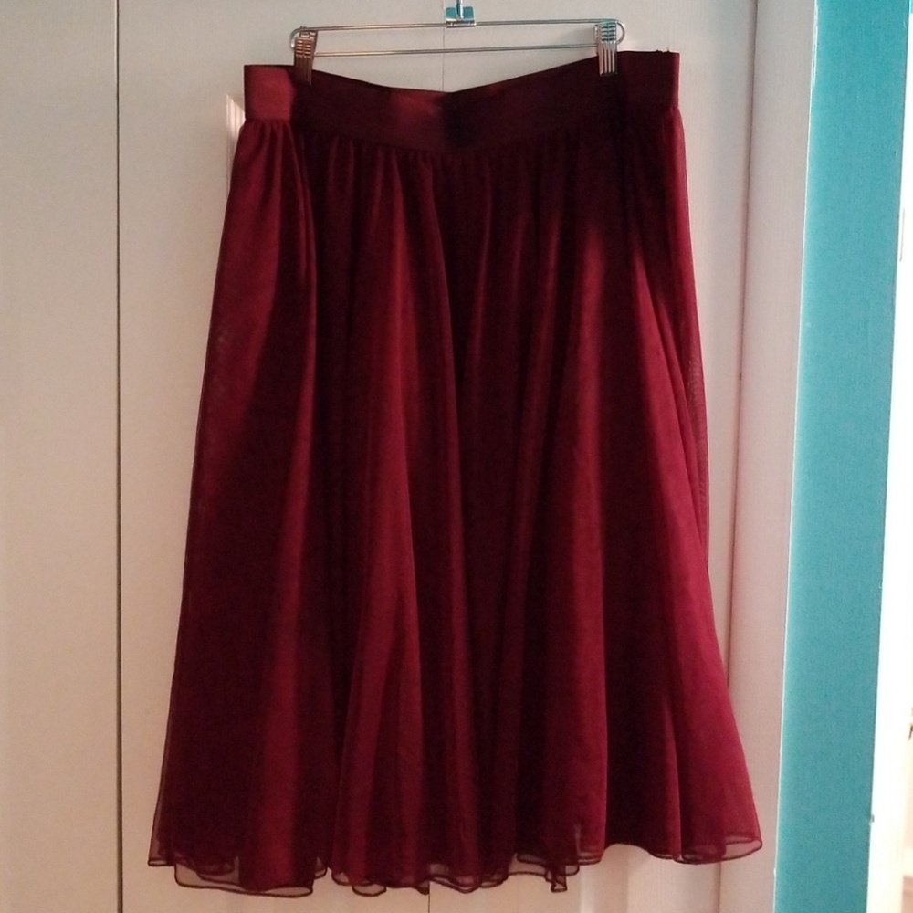 Wine slim tutu (not super full)